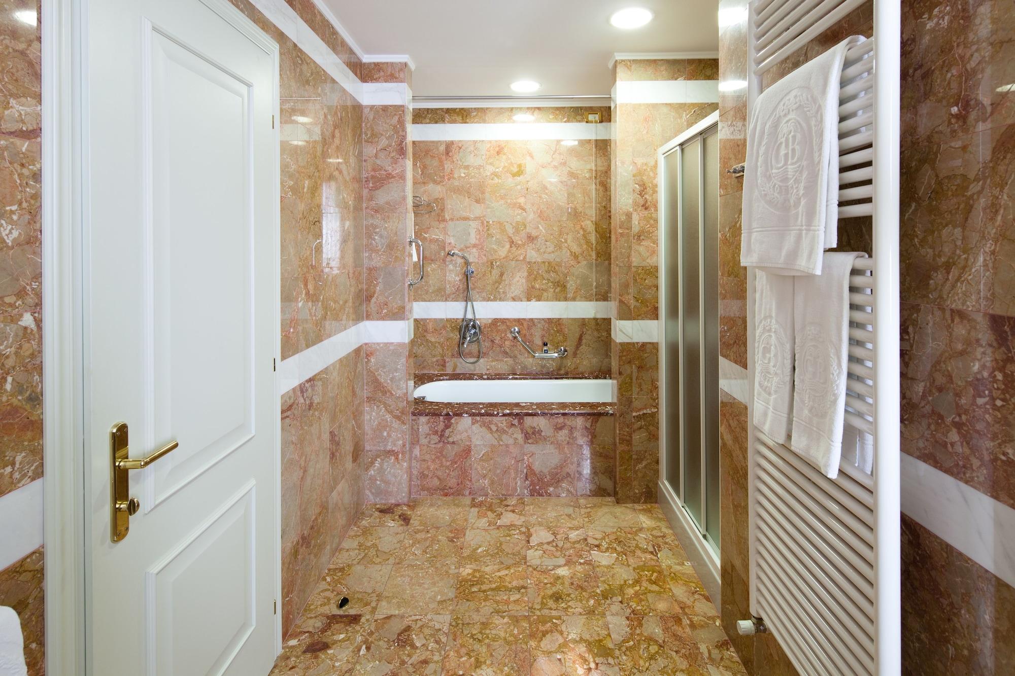 Hotel Due Torri Abano Terme Bagian luar foto