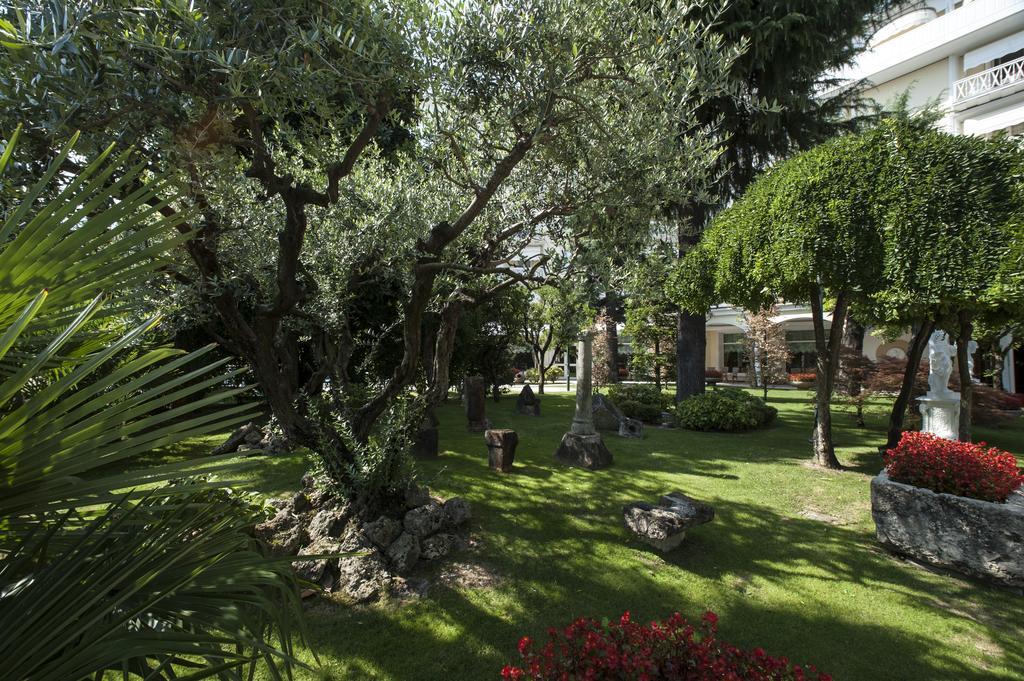 Hotel Due Torri Abano Terme Bagian luar foto